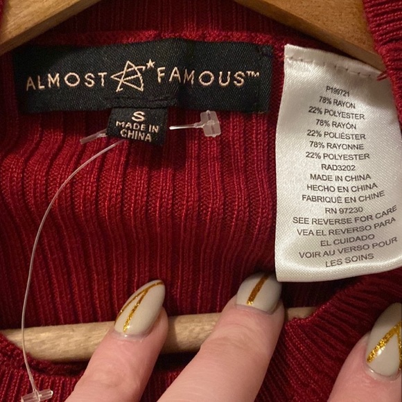 Ribbed Knit Two-Piece Cut Out Top - Picture 6 of 6